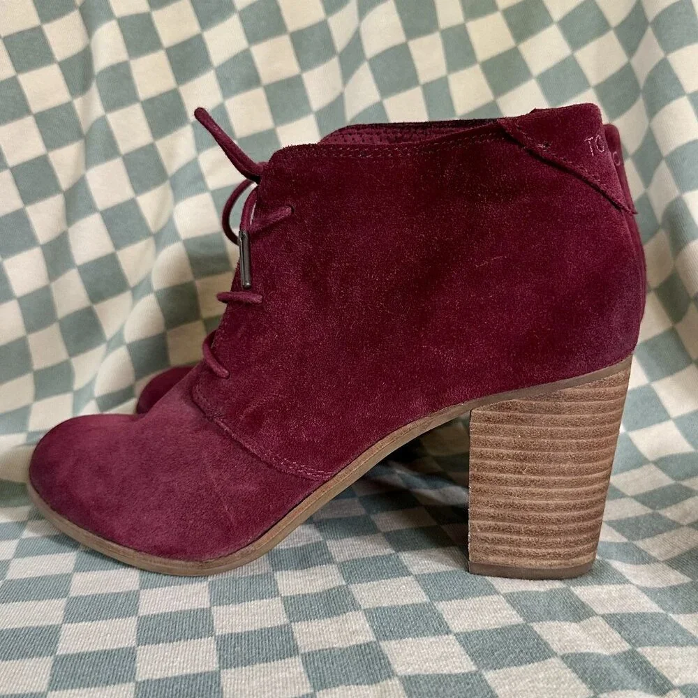 TOMS Size 9.5W  Lunata Red Suede Block Lace-Up Ankle Booties (More like a 10M) - Picture 5 of 7